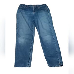Jeanstar lightly distressed size 12 Mom jeans